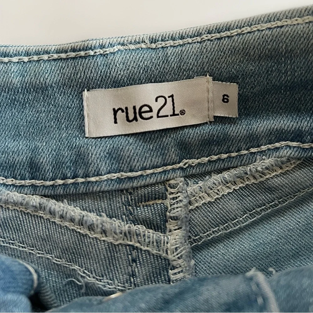 Rue21 Mid - Rise Boot Ultimate Stretch Flare Jean Size 6 - Picture 9 of 13